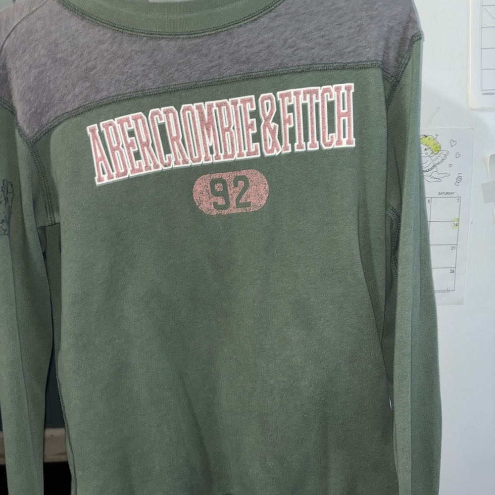 Abercrombie & Fitch womens Olive Green Crewneck Sweater